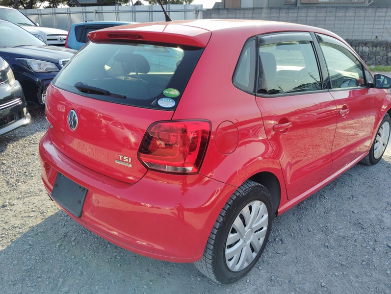 VOLKSWAGEN	POLO