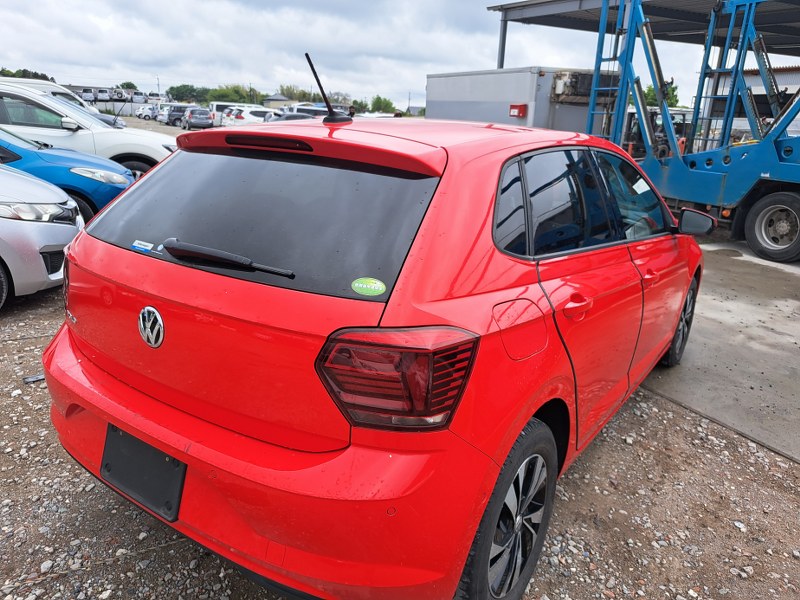 VOLKSWAGEN	POLO