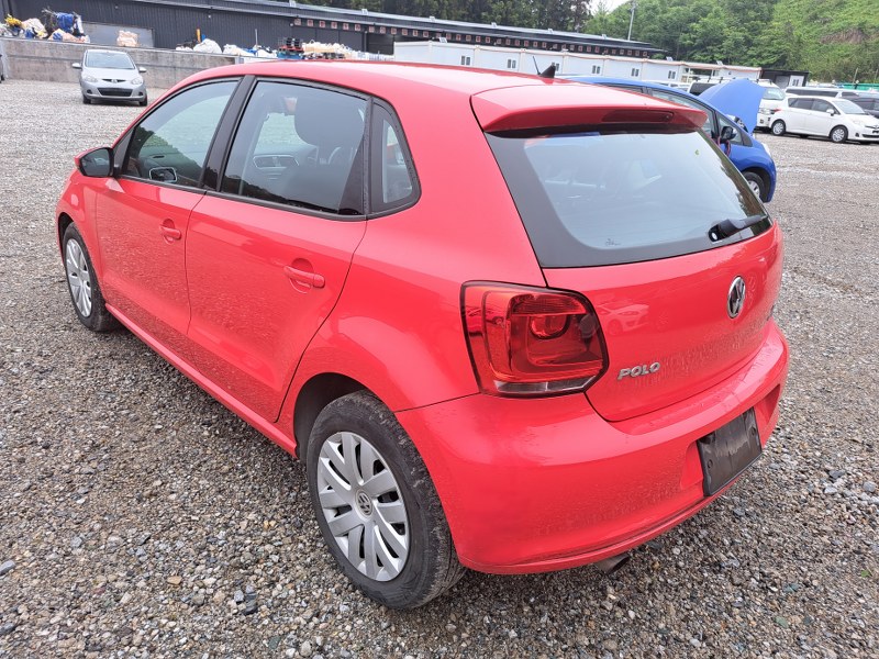 VOLKSWAGEN	POLO