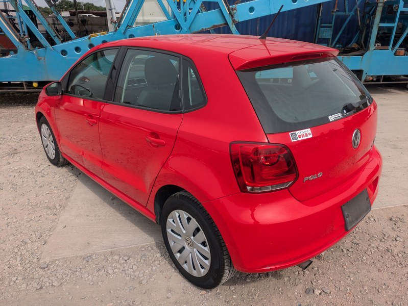 VOLKSWAGEN	POLO
