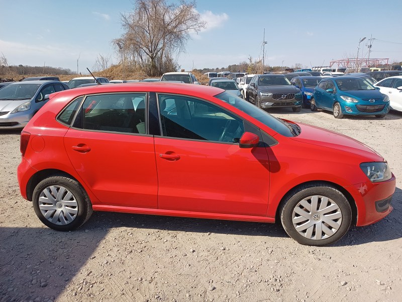 VOLKSWAGEN	POLO