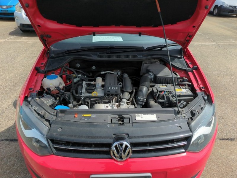VOLKSWAGEN	POLO