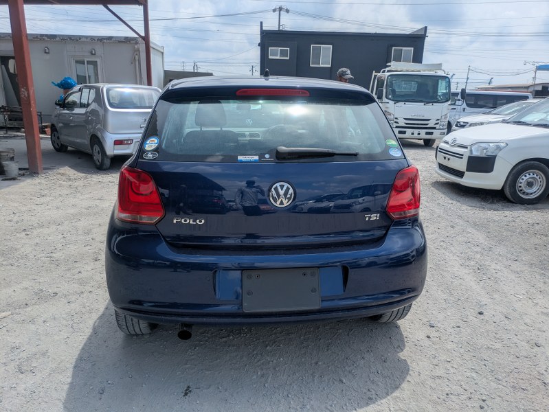 VOLKSWAGEN	POLO