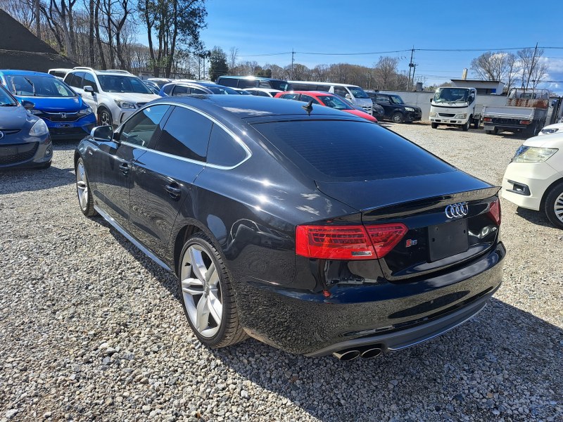 AUDI	S5