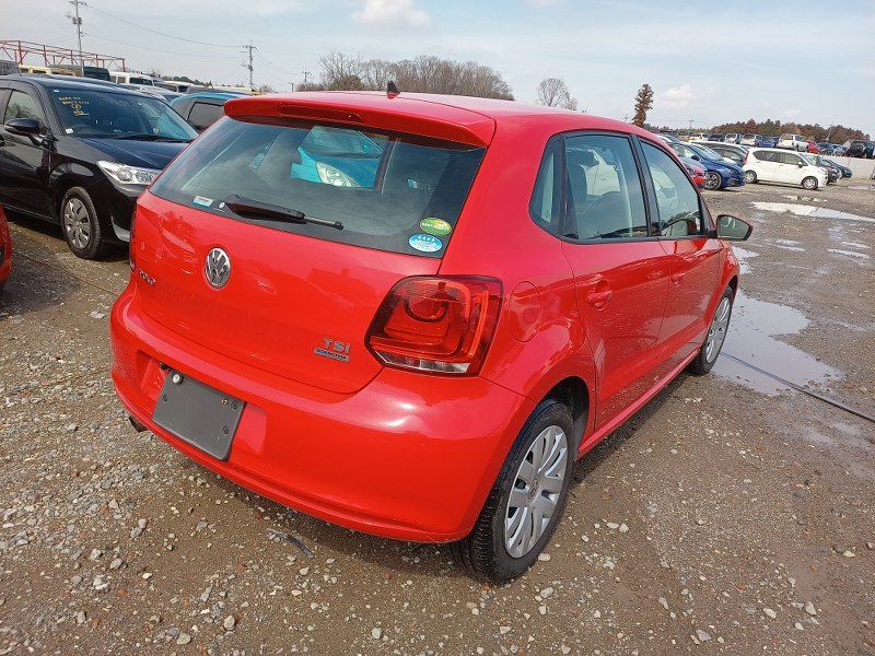 VOLKSWAGEN	POLO