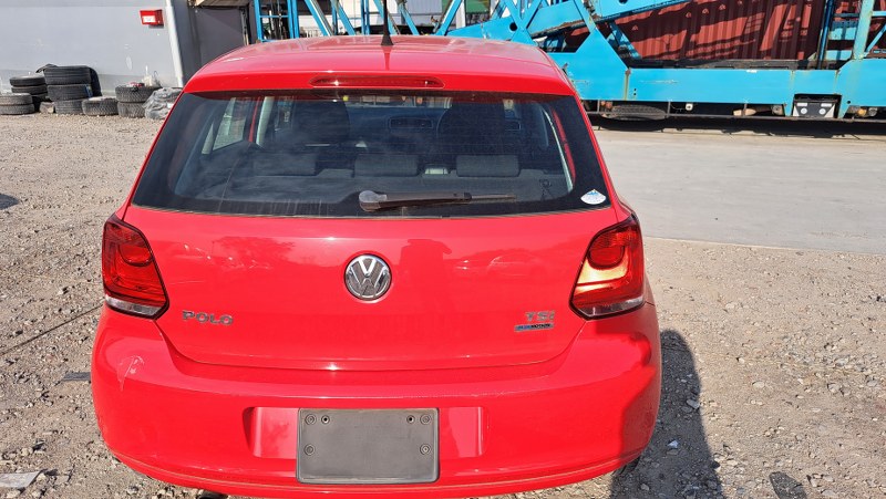 VOLKSWAGEN	POLO