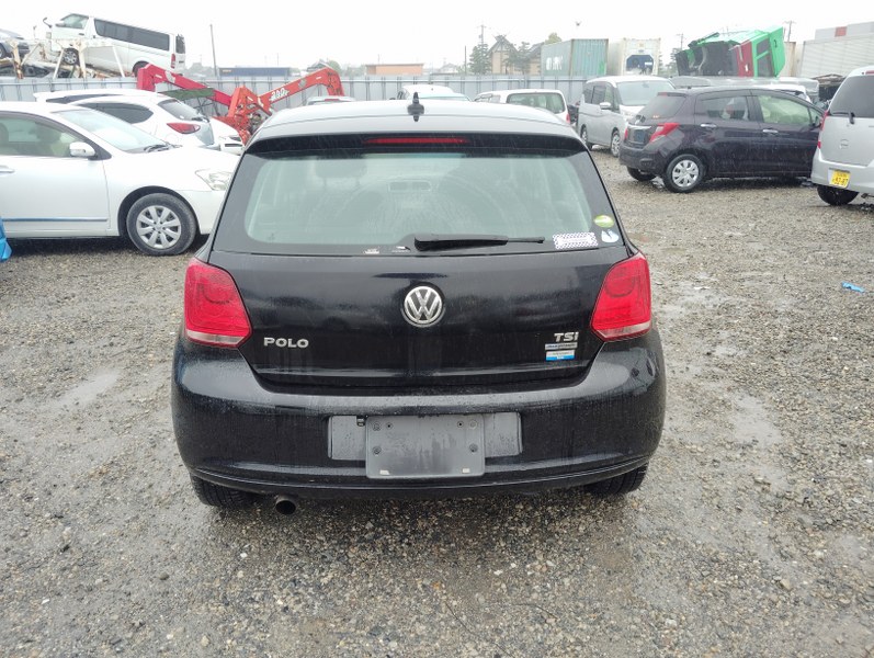 VOLKSWAGEN	POLO