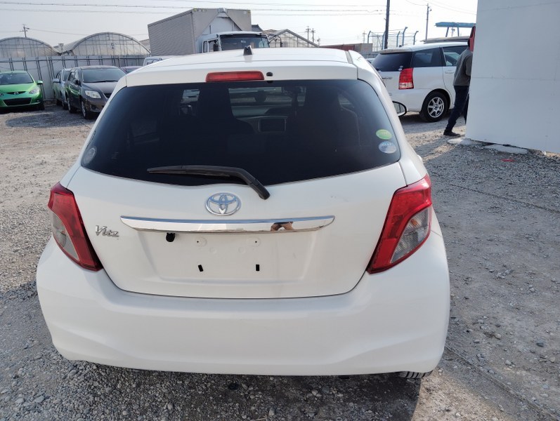 TOYOTA	VITZ