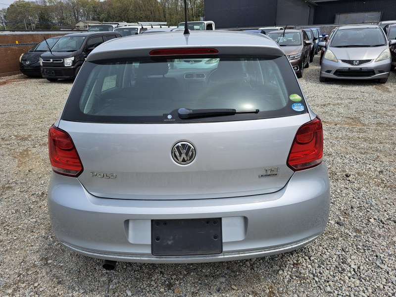 VOLKSWAGEN	POLO