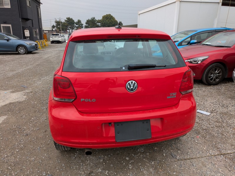 VOLKSWAGEN	POLO