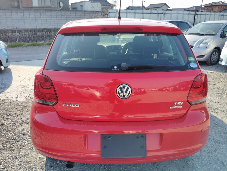 VOLKSWAGEN	POLO