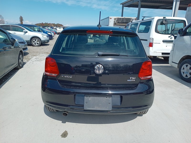 VOLKSWAGEN	POLO