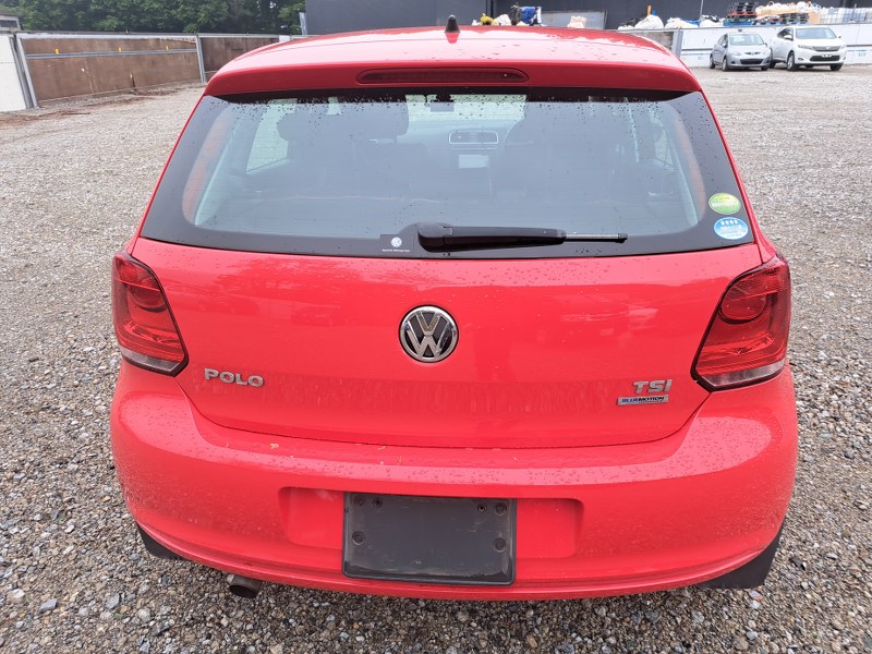 VOLKSWAGEN	POLO