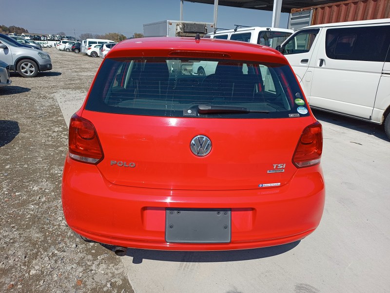 VOLKSWAGEN	POLO