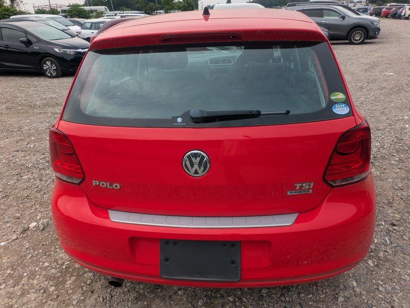 VOLKSWAGEN	POLO