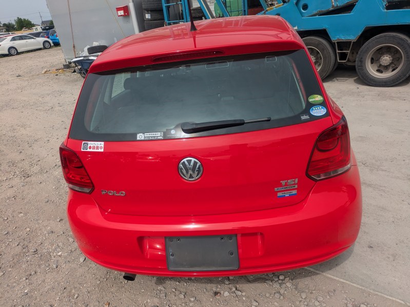 VOLKSWAGEN	POLO