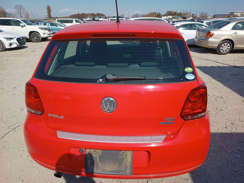 VOLKSWAGEN	POLO
