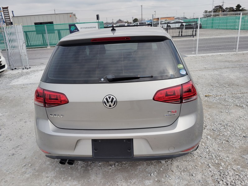 VOLKSWAGEN	GOLF