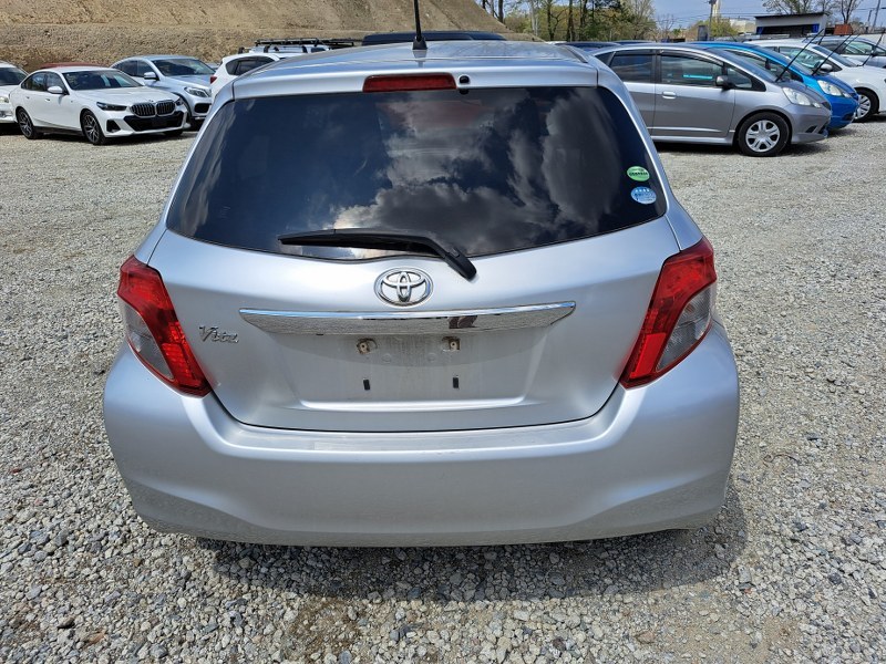 TOYOTA	VITZ