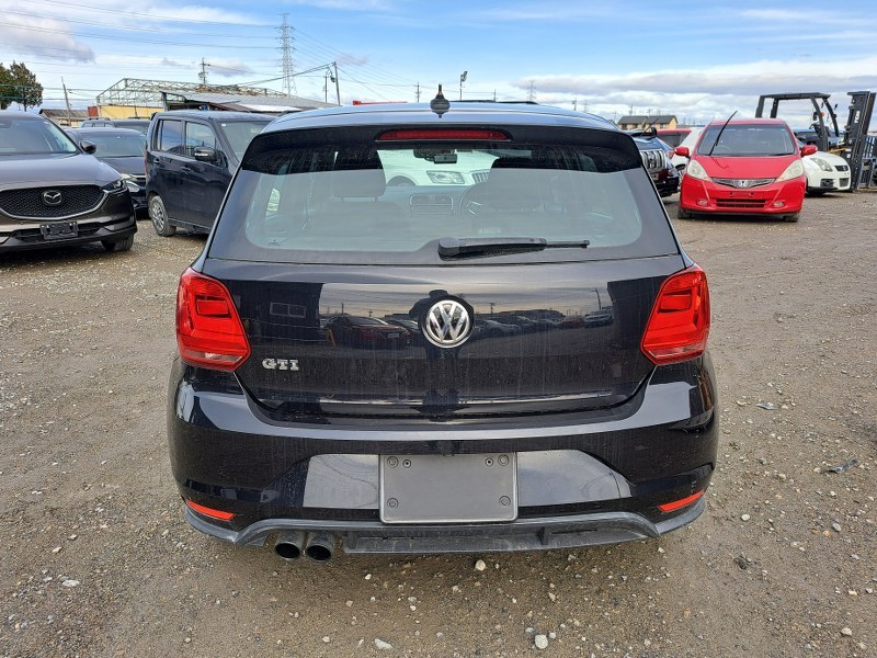 VOLKSWAGEN	POLO