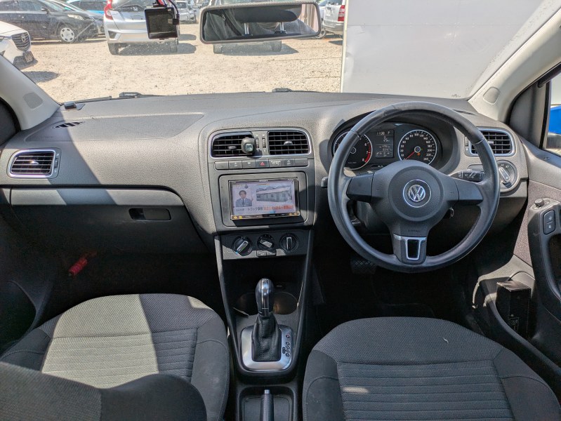 VOLKSWAGEN	POLO