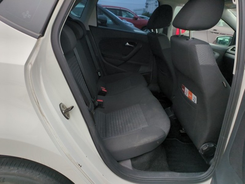 VOLKSWAGEN	POLO