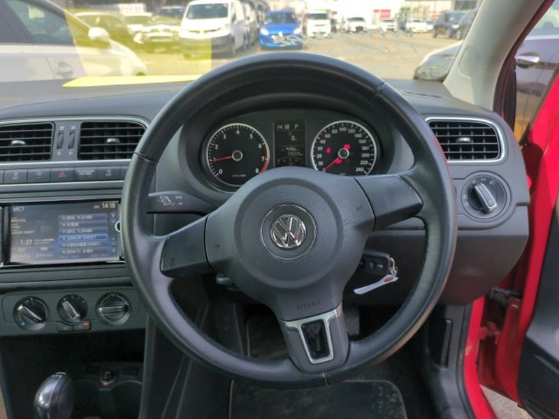 VOLKSWAGEN	POLO