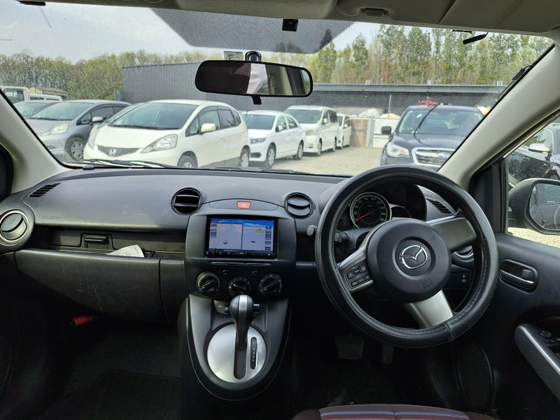 MAZDA	DEMIO