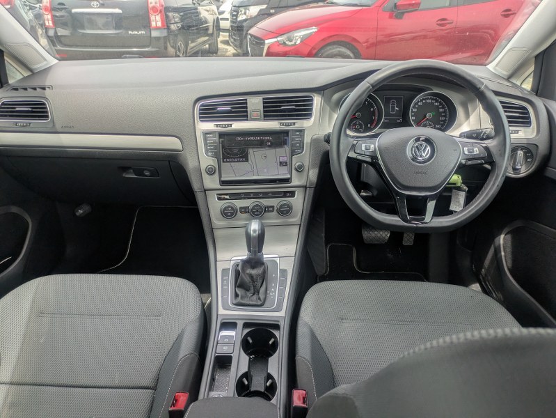 VOLKSWAGEN	GOLF
