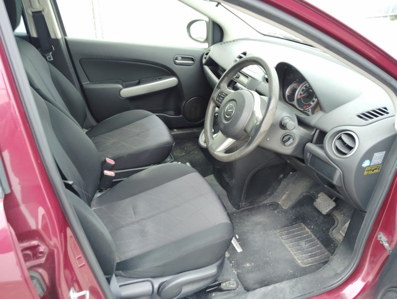 MAZDA	DEMIO