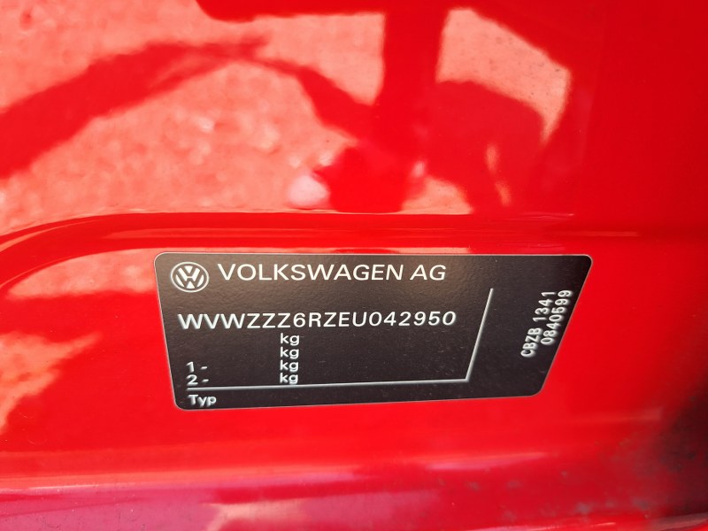 VOLKSWAGEN	POLO