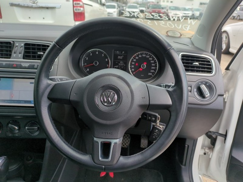 VOLKSWAGEN	POLO