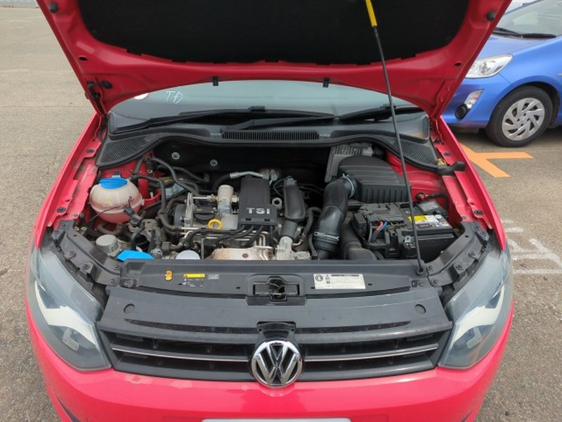 VOLKSWAGEN	POLO
