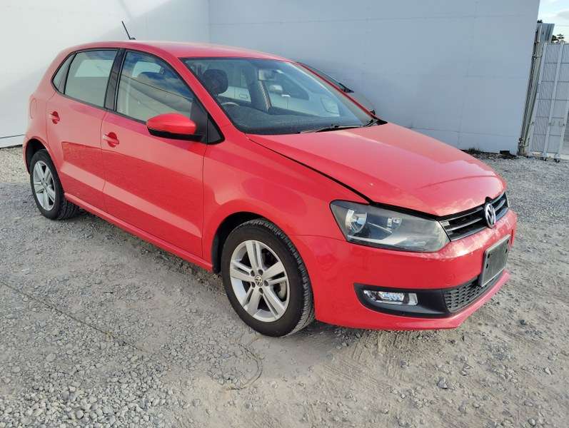 VOLKSWAGEN	POLO