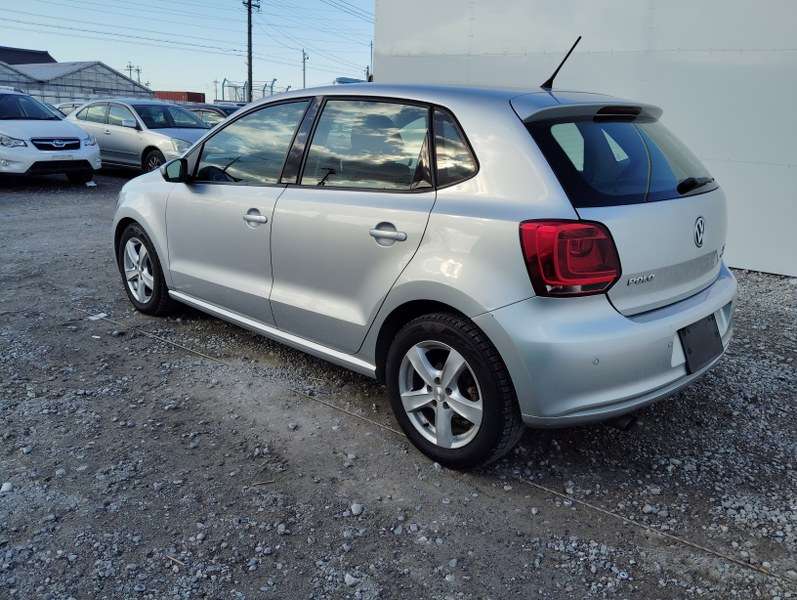 VOLKSWAGEN	POLO
