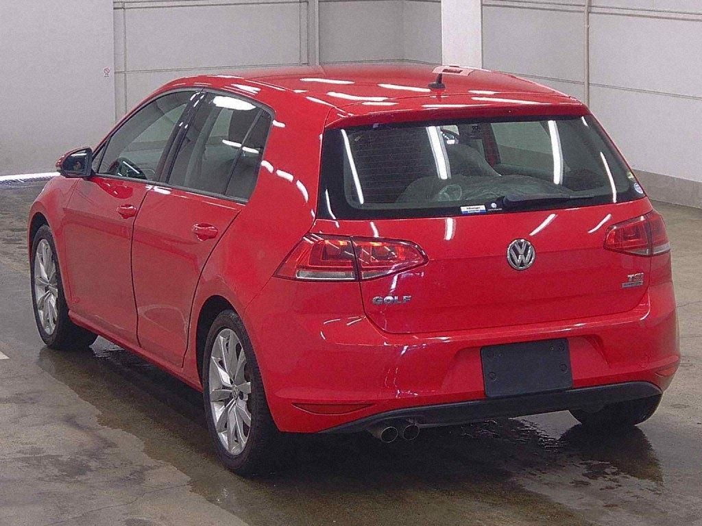 VOLKSWAGEN	GOLF