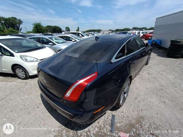 JAGUAR	XJ