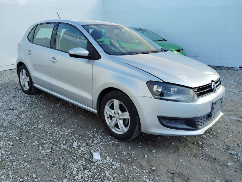 VOLKSWAGEN	POLO