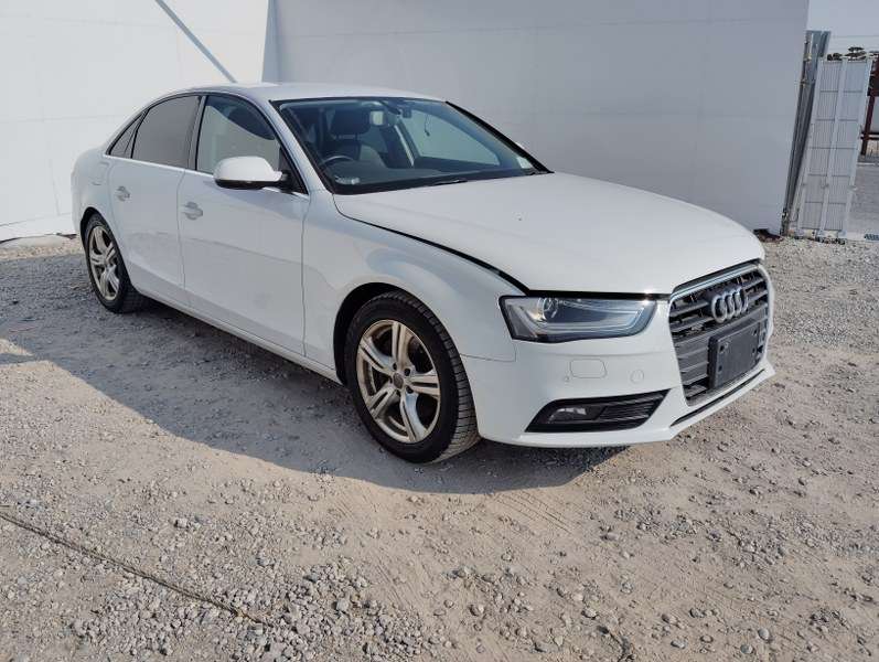 AUDI	A4