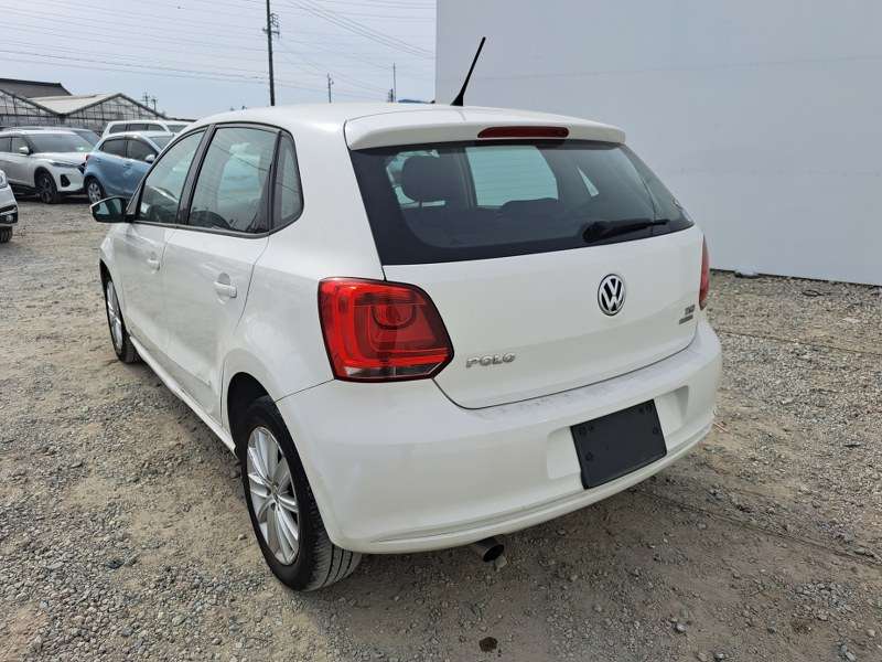 VOLKSWAGEN	POLO