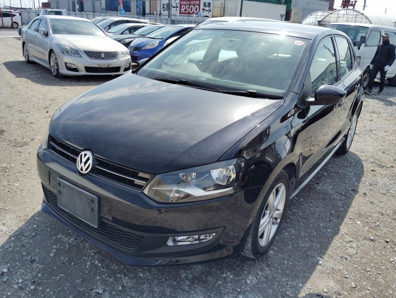 VOLKSWAGEN	POLO
