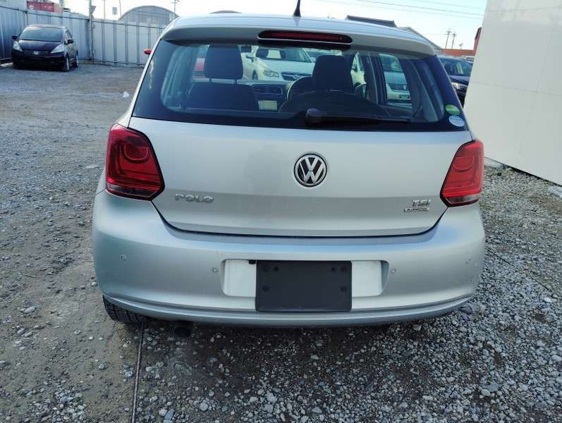 VOLKSWAGEN	POLO