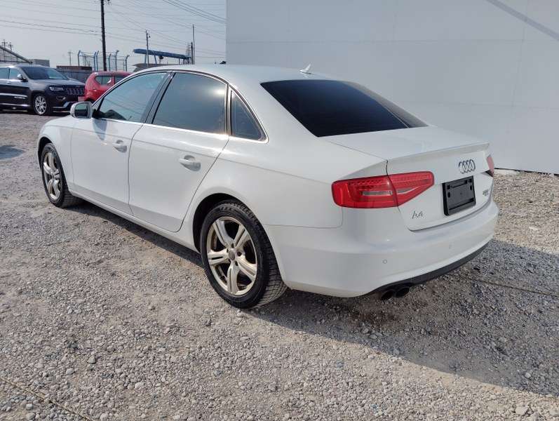 AUDI	A4