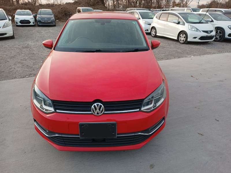 VOLKSWAGEN	POLO