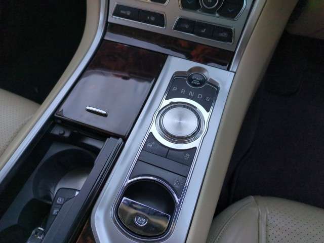 JAGUAR	XF