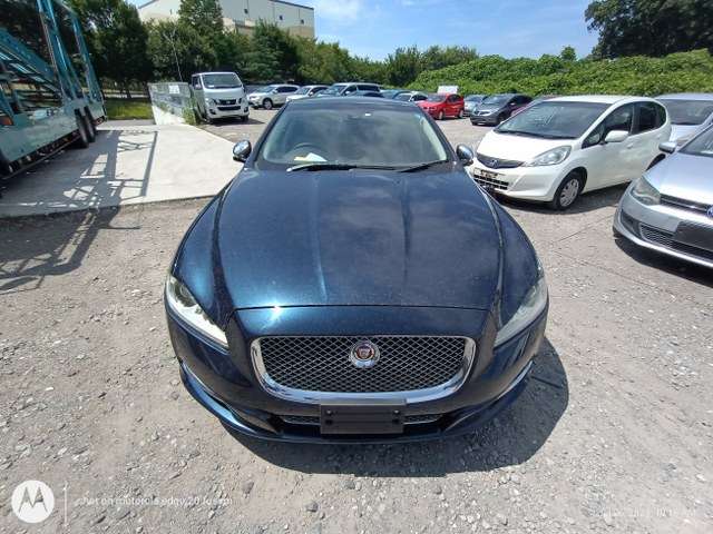 JAGUAR	XJ