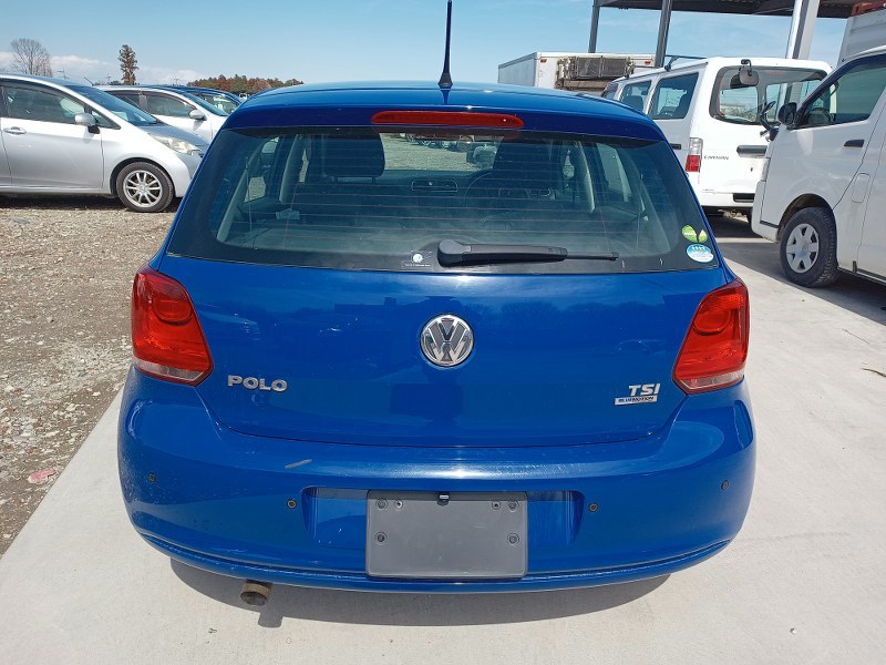 VOLKSWAGEN	POLO