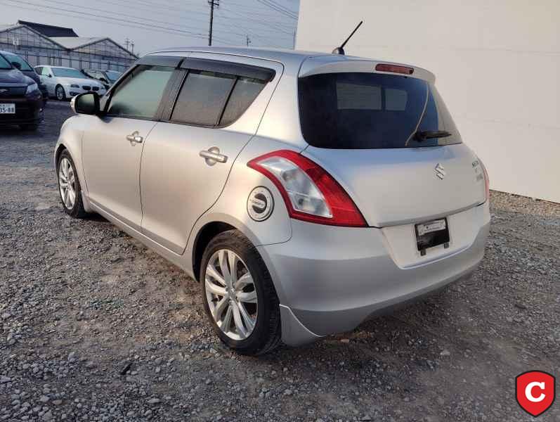 SUZUKI	SWIFT