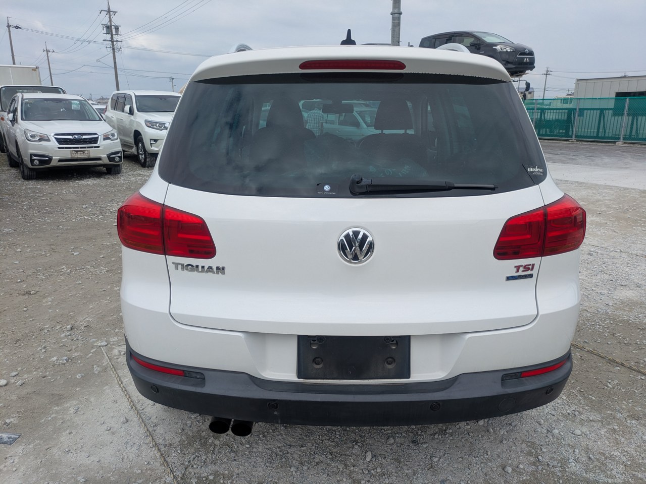 VOLKSWAGEN TIGUAN