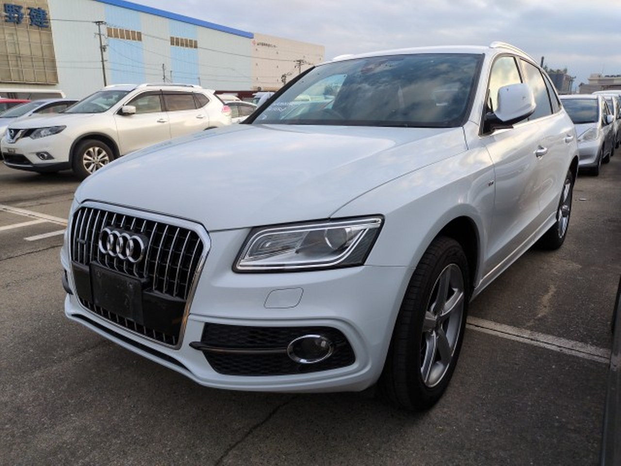 AUDI	Q5